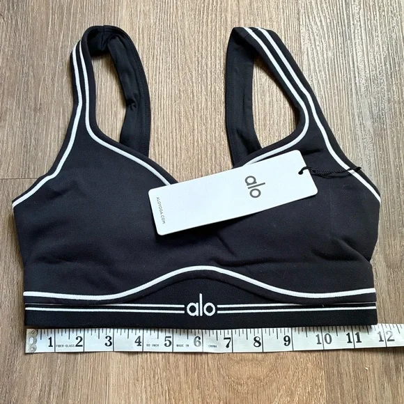 SOLD SOLD !!!Alo Yoga Airbrush Heart Throb Bra Black/White Sz XS NWT - Picture 4 of 4